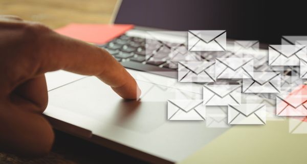 Wiadomości spam wykorzystywane do infekcji komputera i telefonu